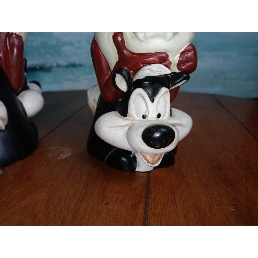 Vintage Looney Tunes Totem Candle Stick Holders 1995 Warner Bros Store-Set of 2 - Picture 12 of 12